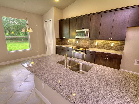 5th image of 814 Creekwood Dr