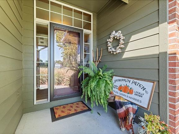 5th image of 22472 Grande View Ave