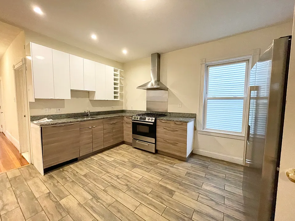 17 Sachem St #2