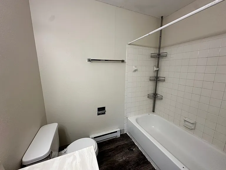 24th St. Apartments — Photo 18