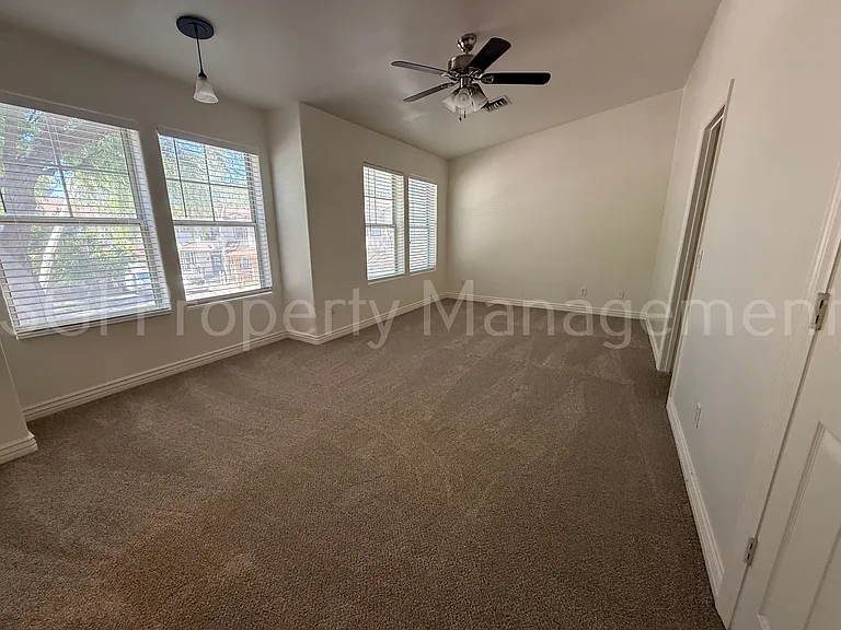942 S Ash Ave #108 — Photo 16