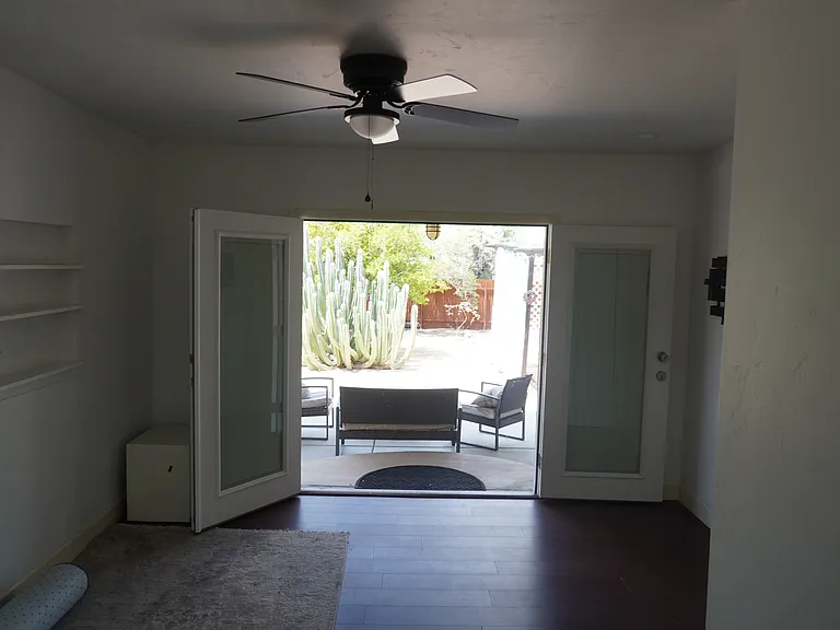 915 E Pastime Rd — Photo 14