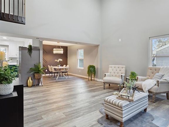 4th image of 518 Great Park Dr