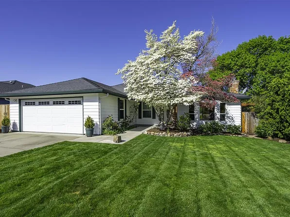 1855 Willow Glen Way, Medford, OR 97504