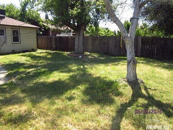 5th image of 2571 Phyllis Ave