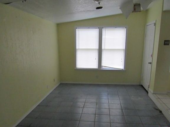 5th image of 330 Nash Blvd