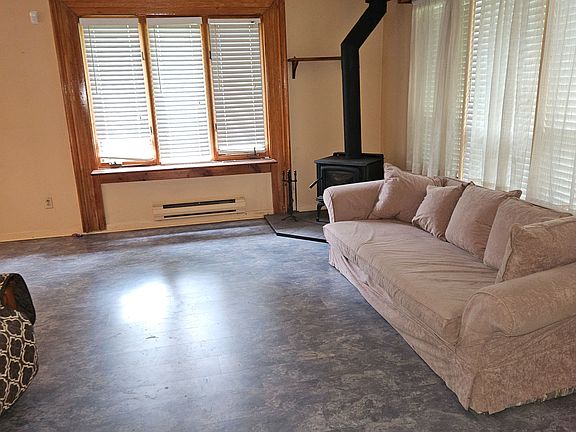 5th image of 11419 Bathurst St