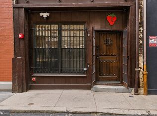4 S Strawberry St, Philadelphia, PA 19106