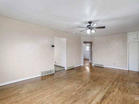 5th image of 2164 Highland Ave E