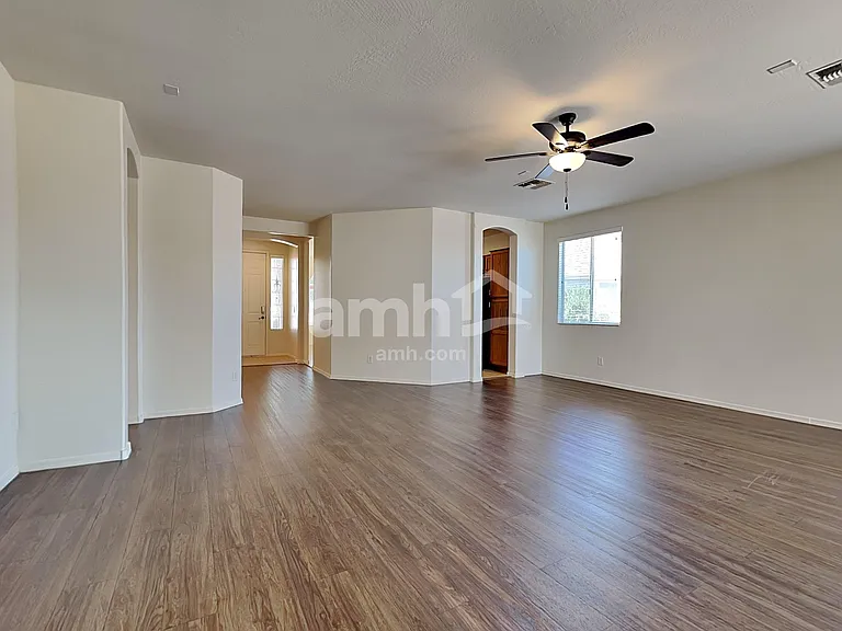 7225 S 73rd Dr — Photo 9