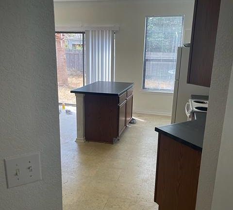 5th image of 8006 Verbank Villa Dr