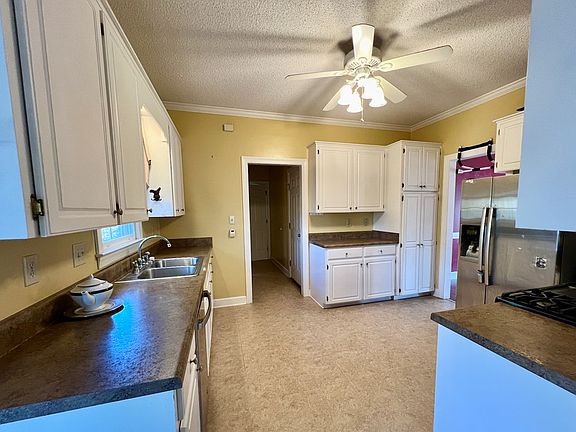 5th image of 207 Saint Augustine Dr
