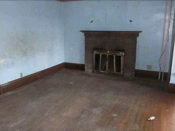 3rd image of 219 S Brady St