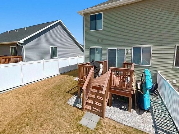 3rd image of 713 Roosevelt Dr