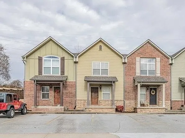 2212 Karrington Rdg APT B, Springdale, AR 72762