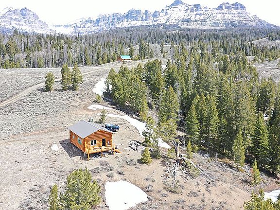 2nd image of 19 High Country Dr