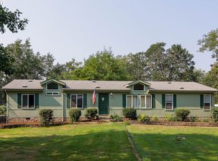 26020 Clay Dr, Veneta, OR 97487