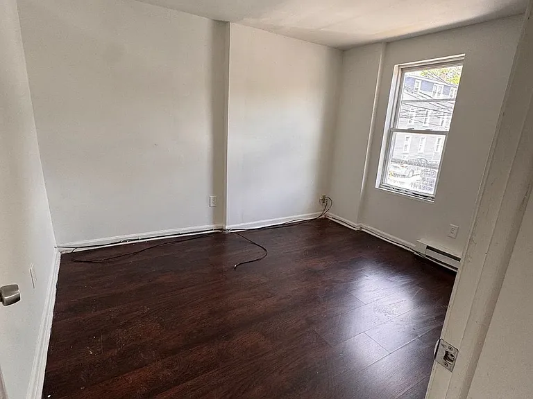 32 Auburn St #2 — Photo 9