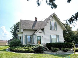 783 Angela Dr, Fostoria, OH 44830