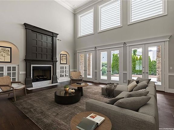 5th image of 1 W Colonial Dr