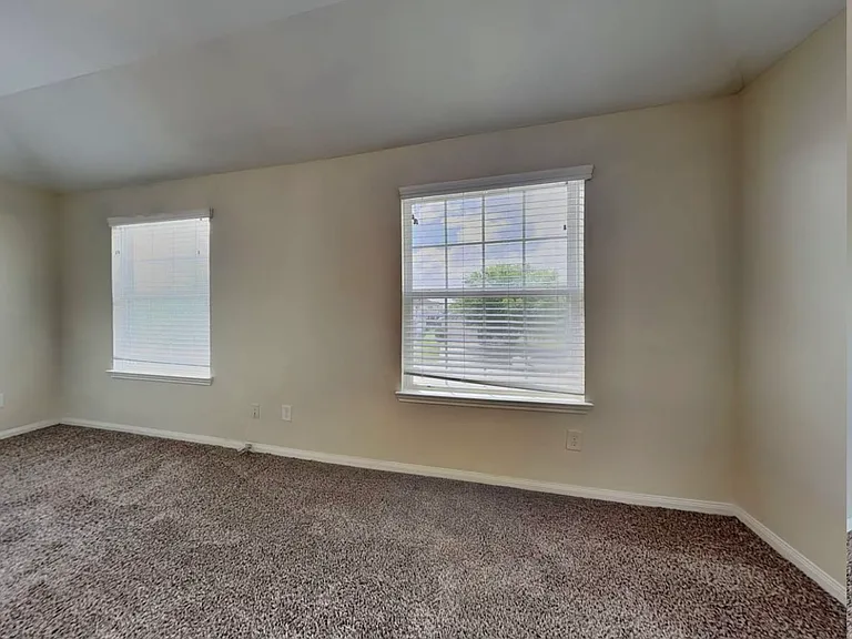 1026 Doubletree Glen Dr — Photo 7