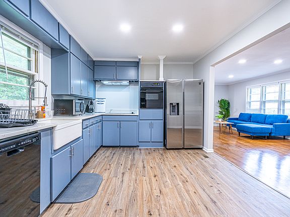 2nd image of 103 Noble Dr SE