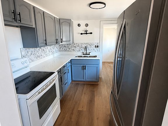5th image of 3658 NW Munson St #3