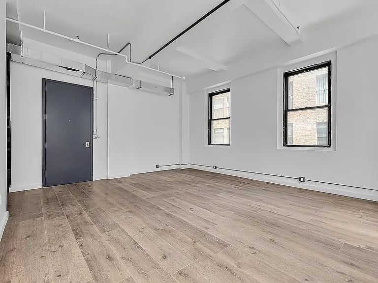 255 W 36th St #1210 — Photo 3