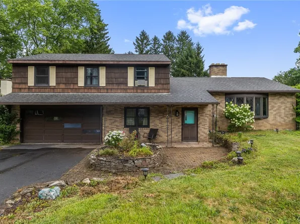 111 Hillside Way, Camillus, NY 13031