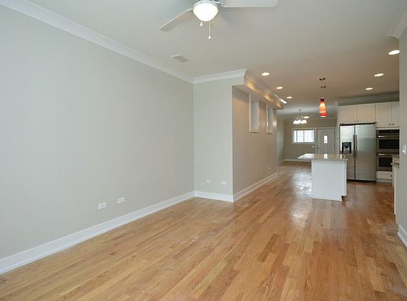 3rd image of 4145 N Oakley Ave #1