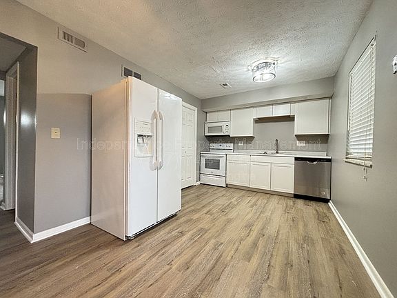 5th image of 1173 Navaho Dr #A