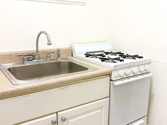 5th image of 1260 N Pennsylvania St APT 24