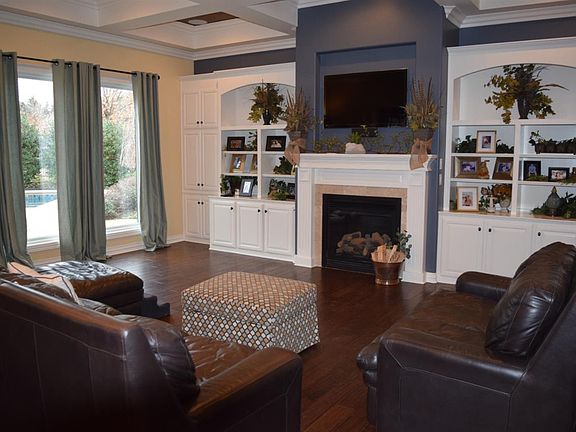 5th image of 612 Pebble Beach Dr