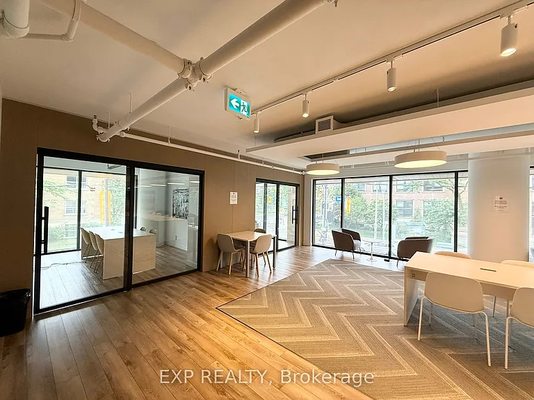 203 College St #502 — Photo 21