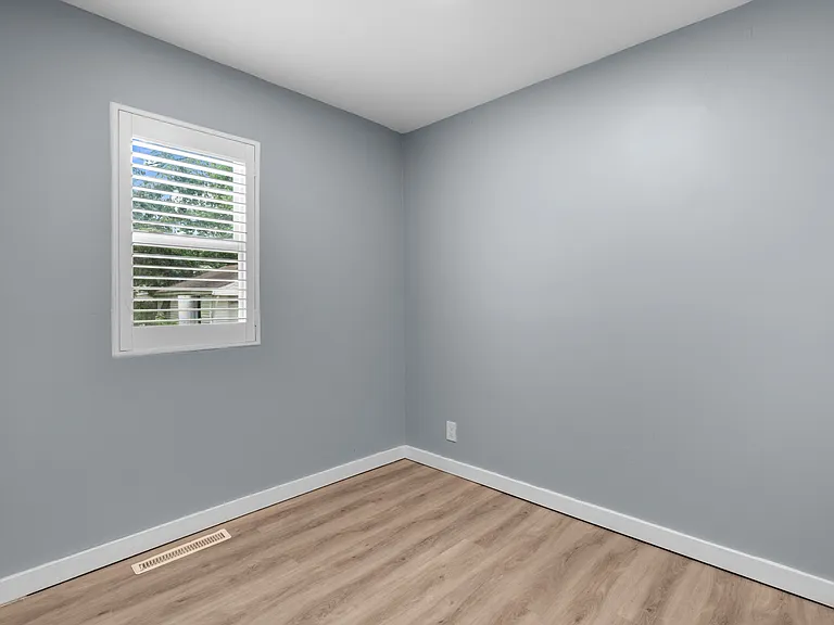 34622 Donnelly St — Photo 11