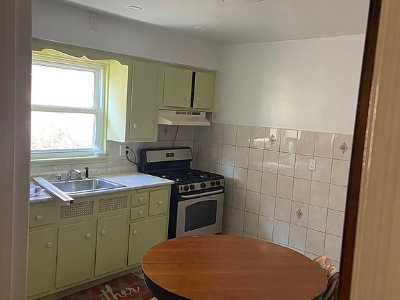 3rd image of 149-00 21st Ave APT 1