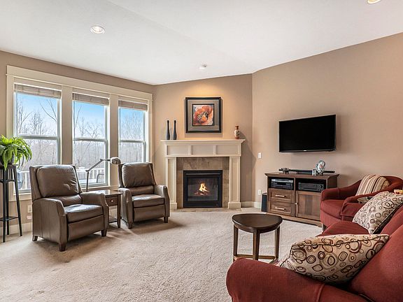 4th image of 3832 Preserve Dr NE