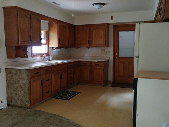 4th image of 200 Willowbrook Dr