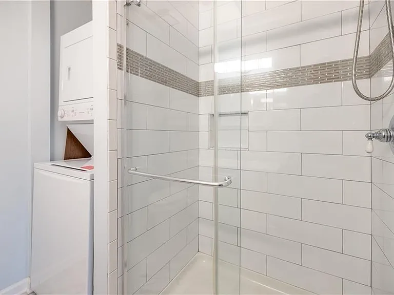 897 Argonne Ave NE #4 — Photo 9