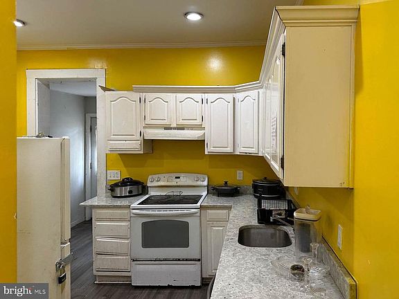 3rd image of 2575 Edmondson Ave