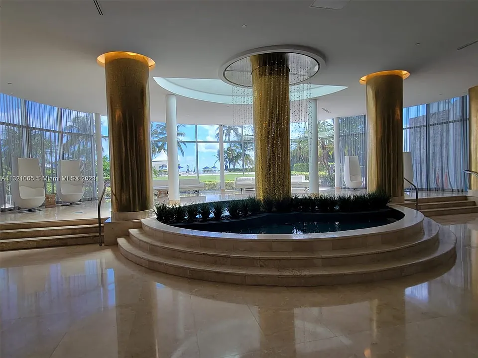 5151 Collins Ave #1036