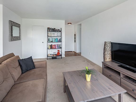5th image of 6621 Wakefield Dr APT 712