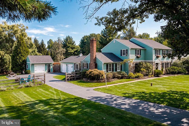 1st image of 3889 Robin Rd
