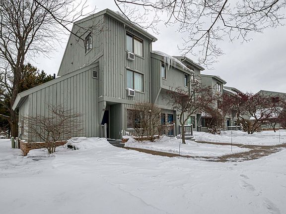 2nd image of 5729 Hilltop Way #9