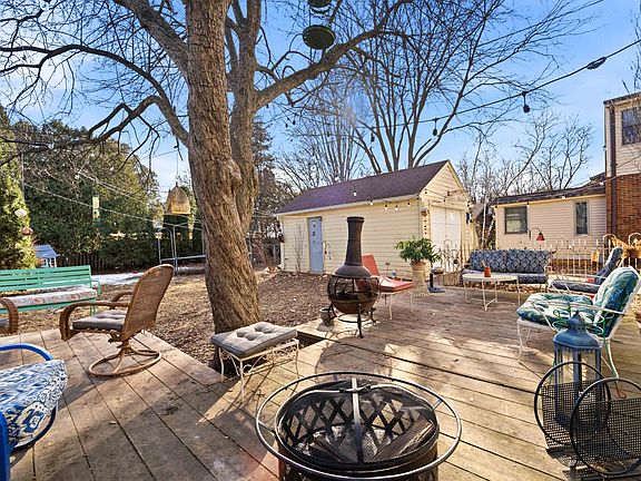 3rd image of 1019 W Oklahoma St