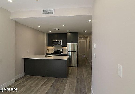 2nd image of 2265 2nd Ave #2