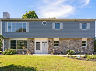 1224 Woodmere Dr #2, Pottstown, PA 19464