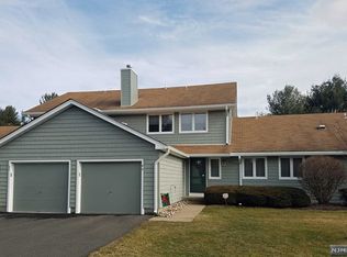 66 Sunset Ct, Mahwah, NJ 07430