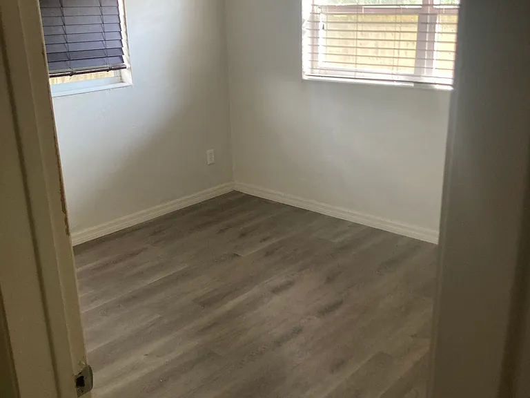 2452 Post Rd — Photo 8