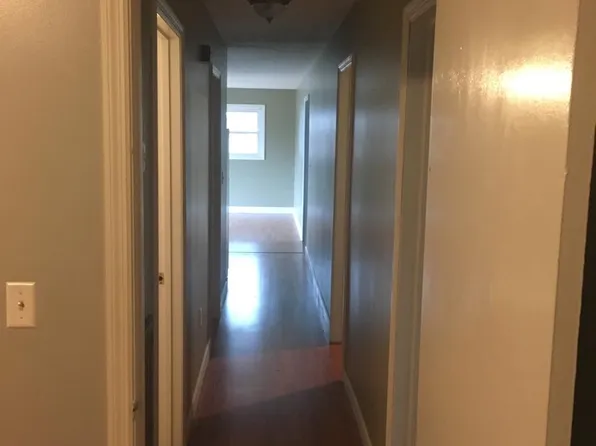 1036 Plum Springs Rd, Bowling Green, KY 42101